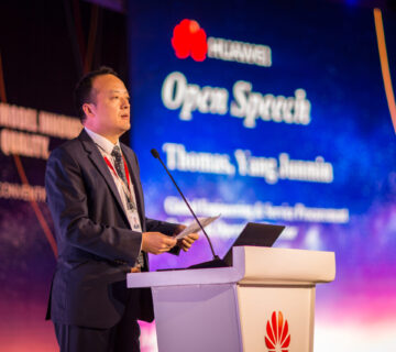 PHOTOFINE 81 scaled 1 360x320